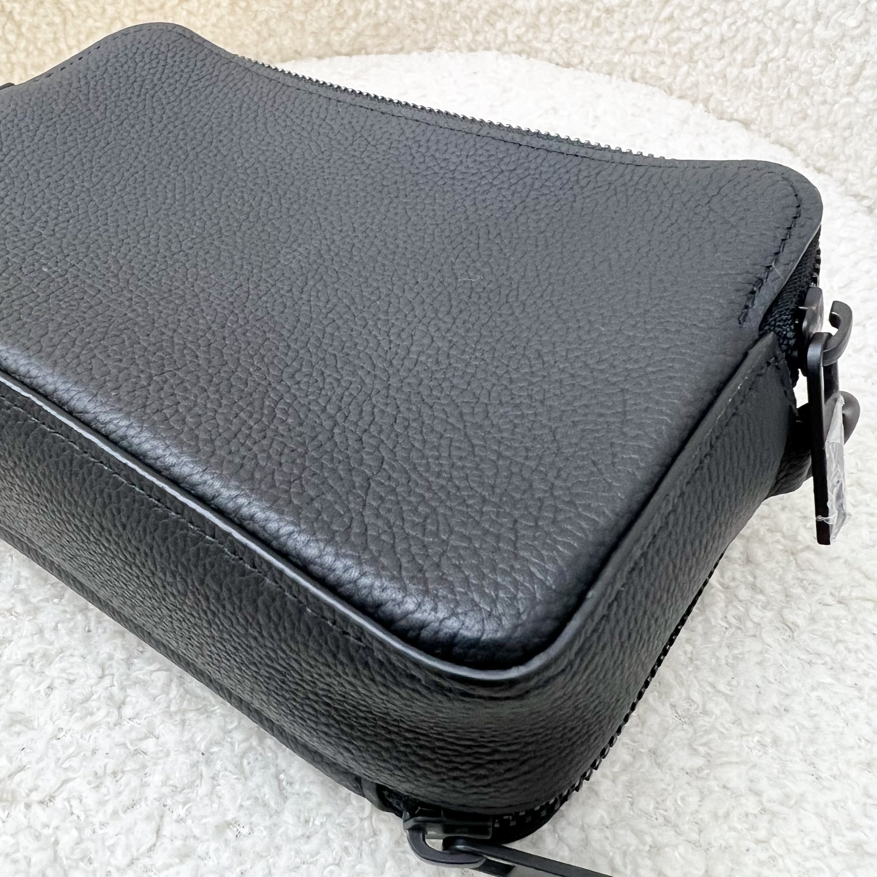 LV Alpha Wearable Wallet in Black Calf Leather and BHW