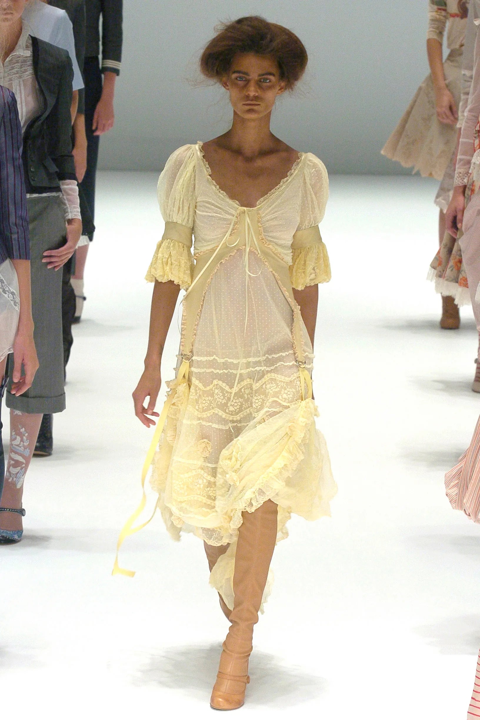 Top Alexander McQueen 2005