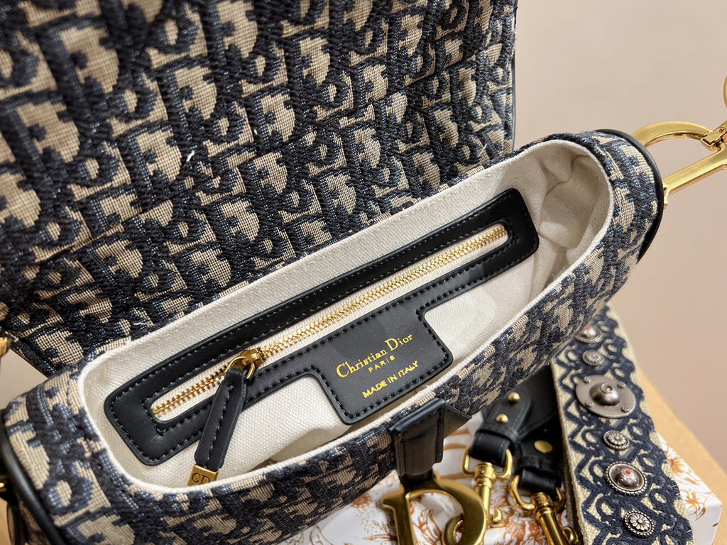 EN - Luxury Bags DIR 362