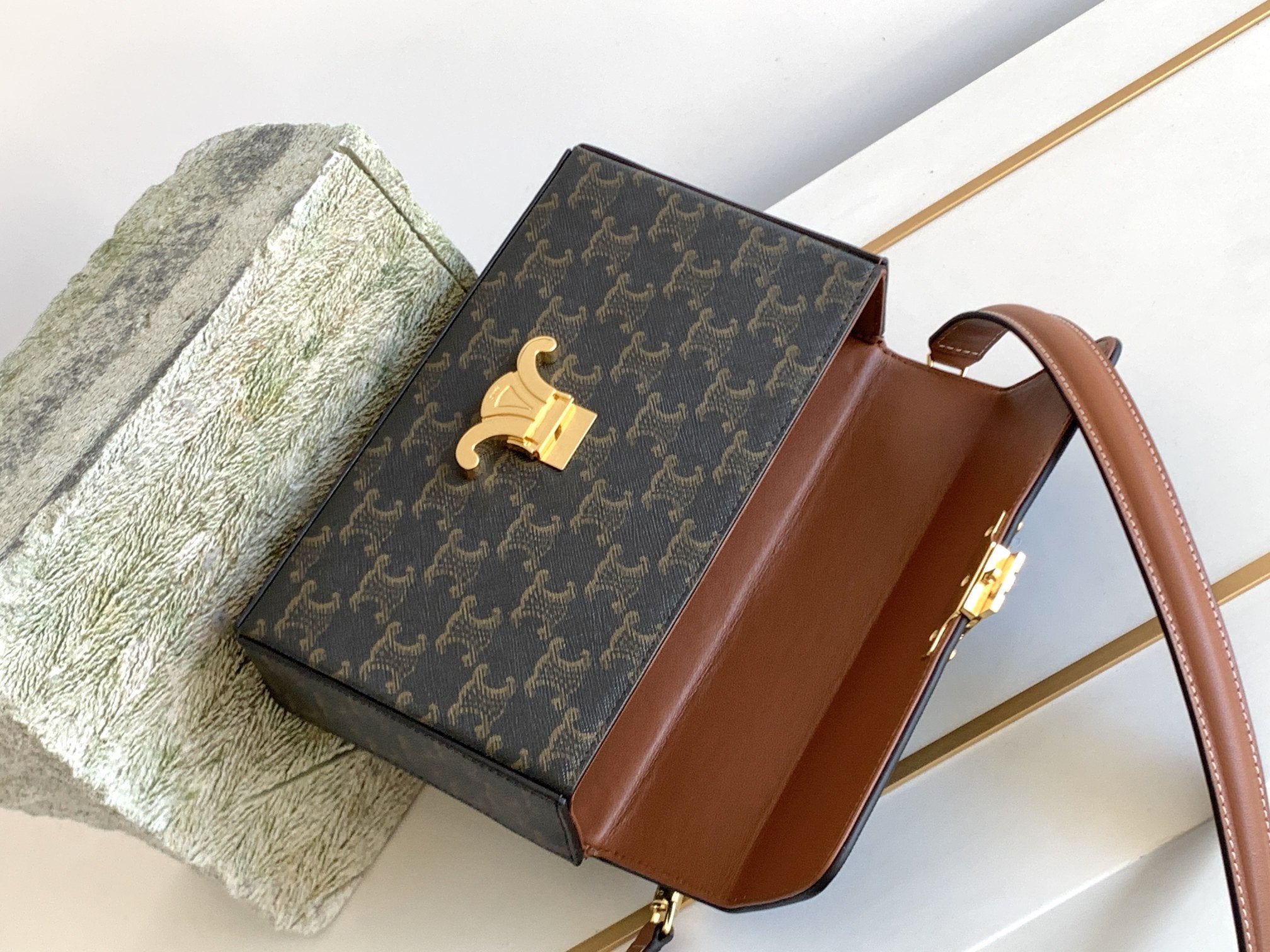 GLAMI Box Triomphe Bag In Triomphe Canvas Brown For Women 9in/22cmÃƒâ€šÃ‚Â 