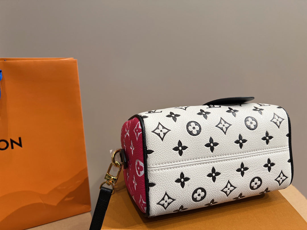 EN - Luxury Bags LUV 733