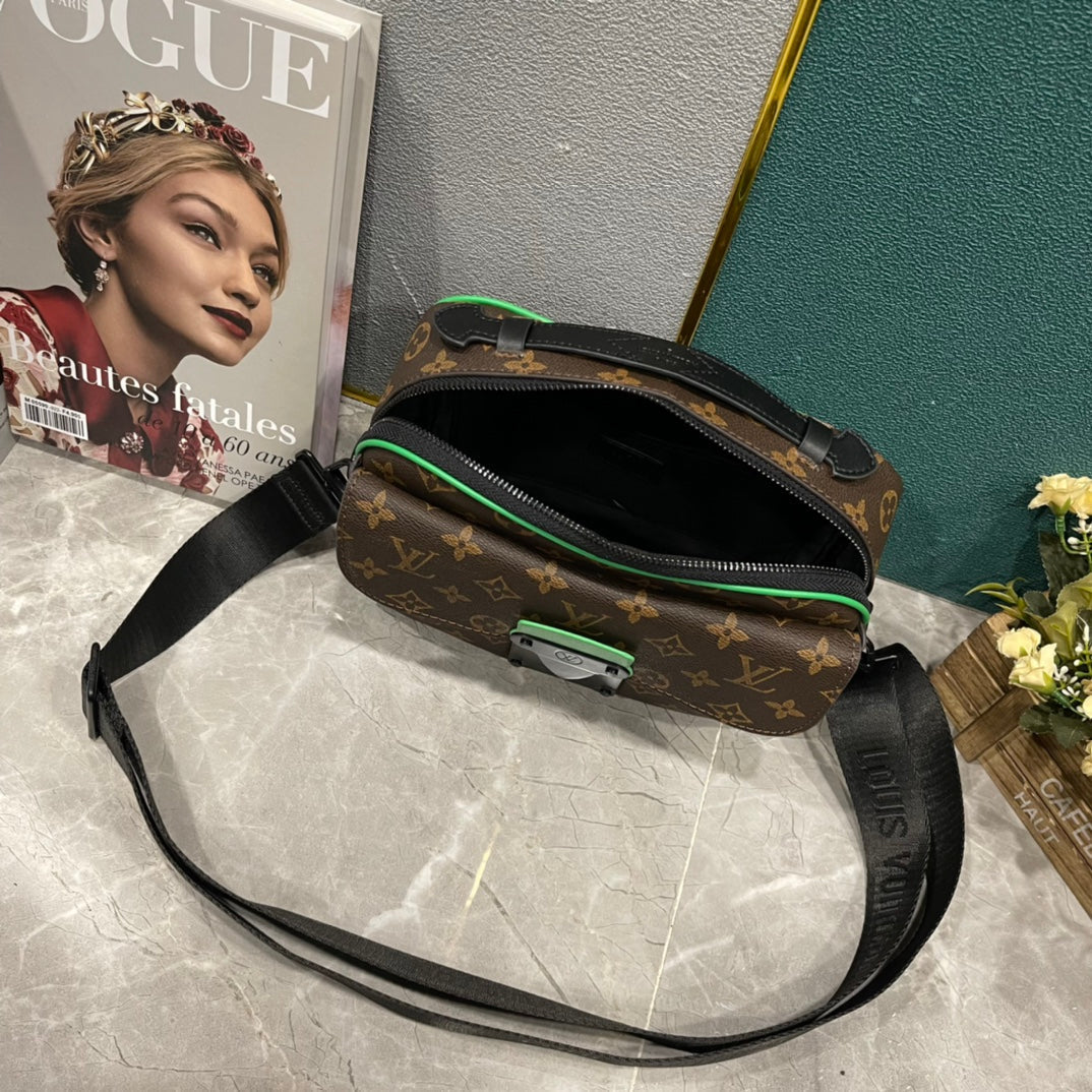 EN - Luxury Bags LUV 851