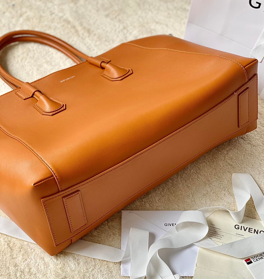 gv Small Antigona Sport Bag Pumpkin For Women, Handbags, Shoulder Bags 13in/33cm GVC GLAMI50MZB1A4-802