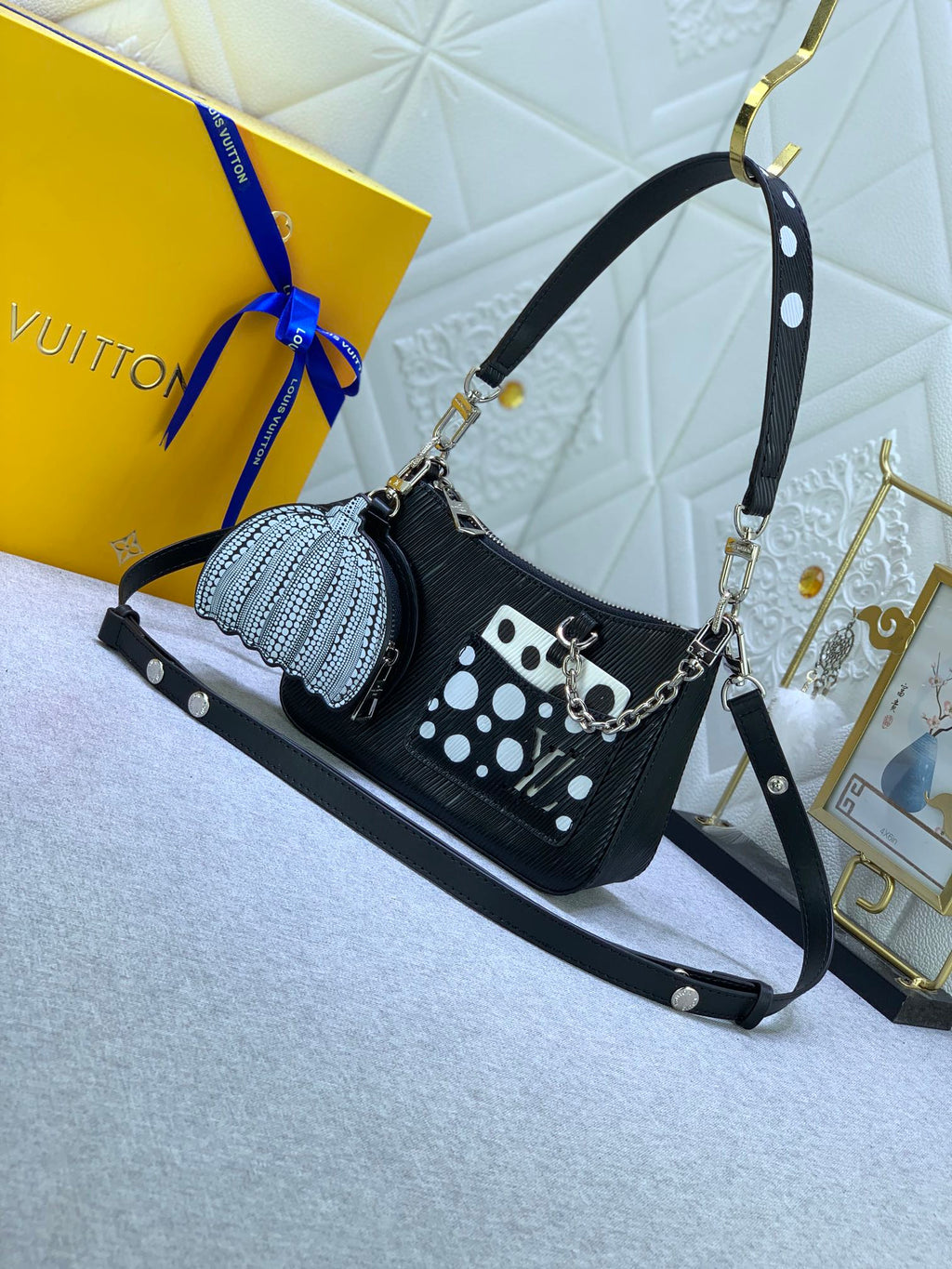 EN - Luxury Bags LUV 770