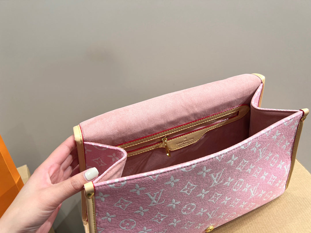 EN - Luxury Bags LUV 728