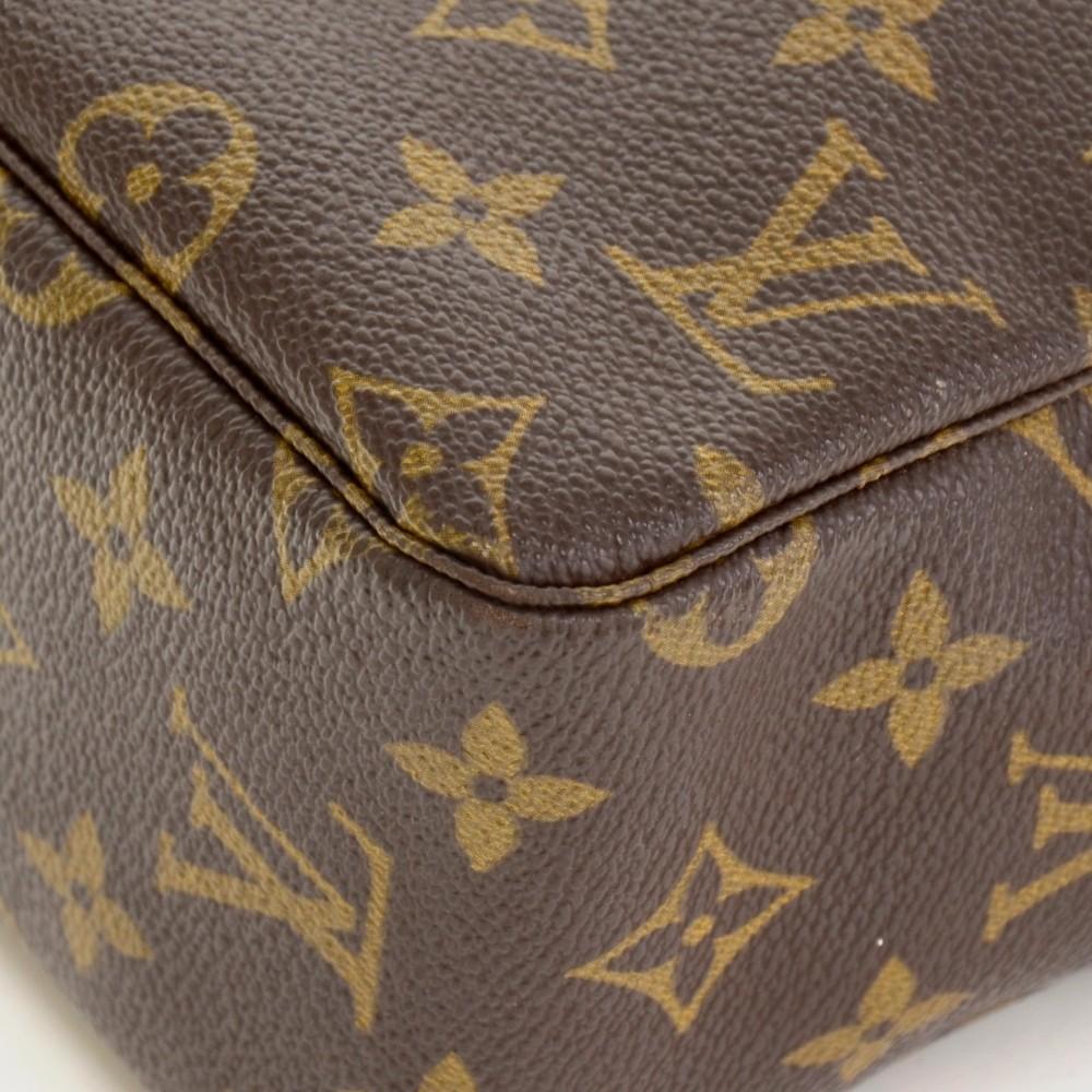 Louis Vuitto Trousse Toilette 28 Monogram Canvas Cosmetic Pouch