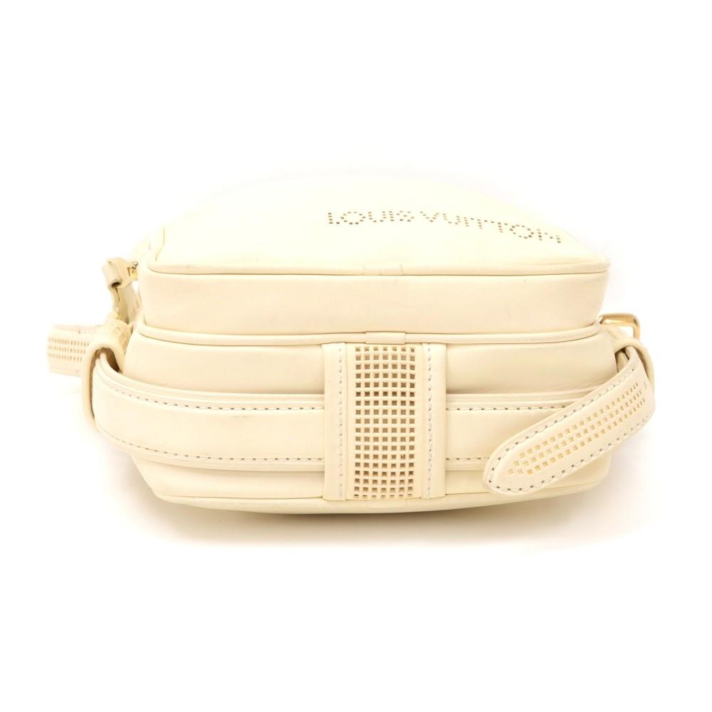 Louis Vuitto Off White Leather Messenger Bag