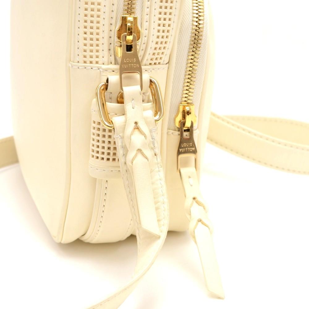 Louis Vuitto Off White Leather Messenger Bag