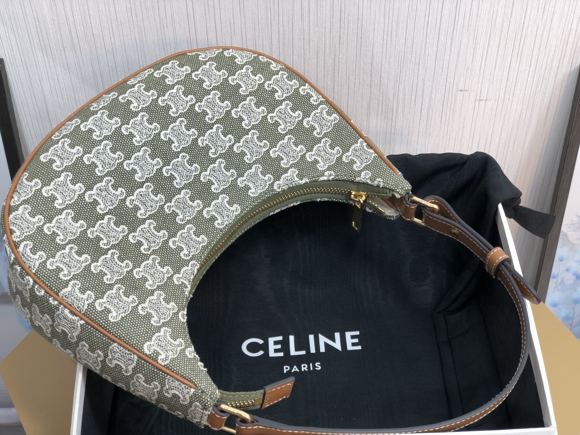 GLAMI Ava Bag In Triomphe Canvas Green For Women 9in/23cm