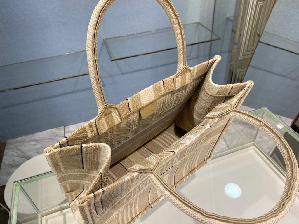 GLAMI MeGLAMIum Book Tote Beige, For Women, WomenÃ¢â‚¬â„¢s Handbags 14in/36cm CD