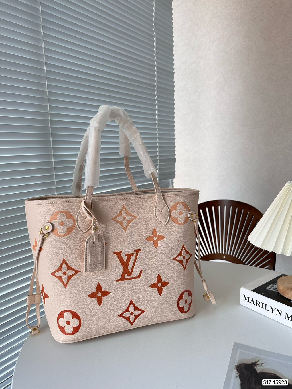EN - Luxury Bags LUV 843