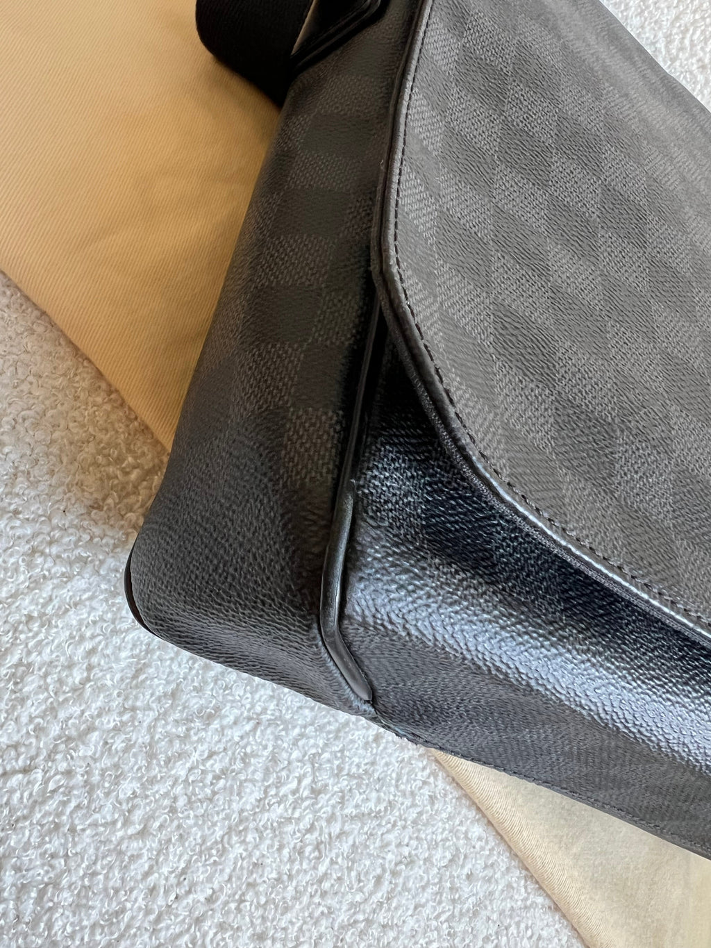 Louis Vuitton PM District Messenger Bag Damier Graphite
