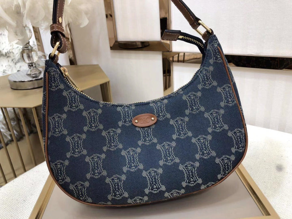 GLAMI Ava Bag In Triomphe Canvas XL Denim For Women 9in/23cm
