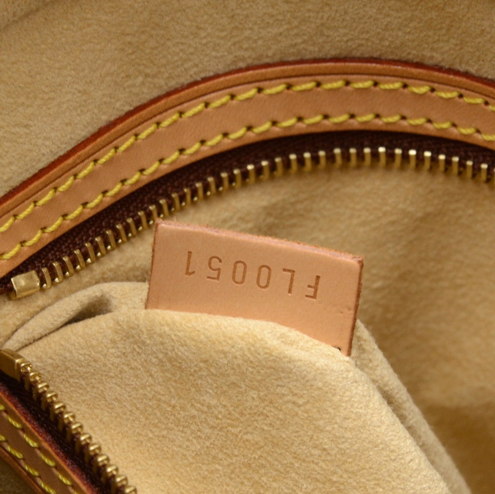 Louis Vuitto Looping MM Monogram Canvas Handbag