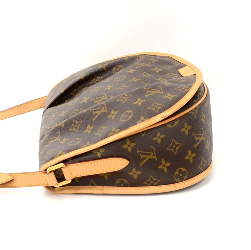 Louis Vuitto Menilmontant MM Monogram Canvas Shoulder Bag