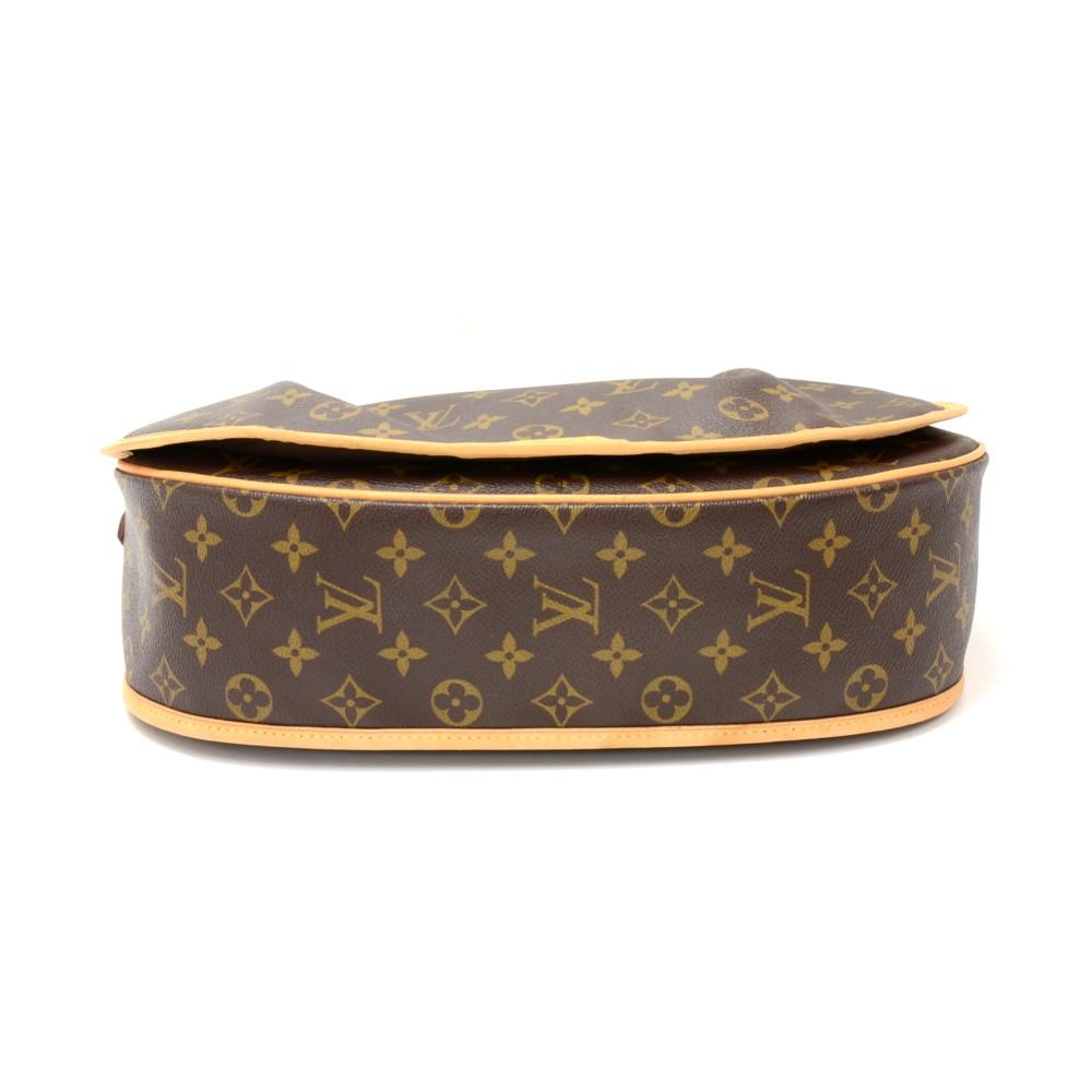Louis Vuitto Menilmontant MM Monogram Canvas Shoulder Bag