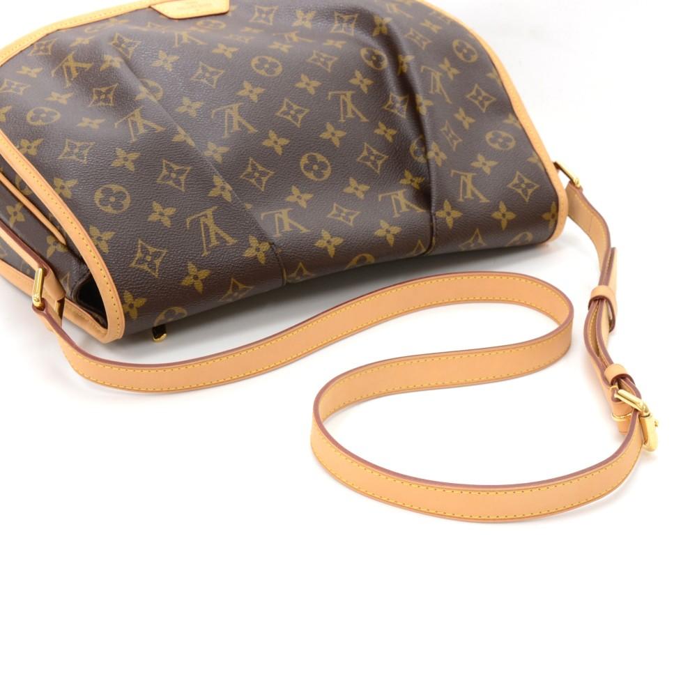 Louis Vuitto Menilmontant MM Monogram Canvas Shoulder Bag