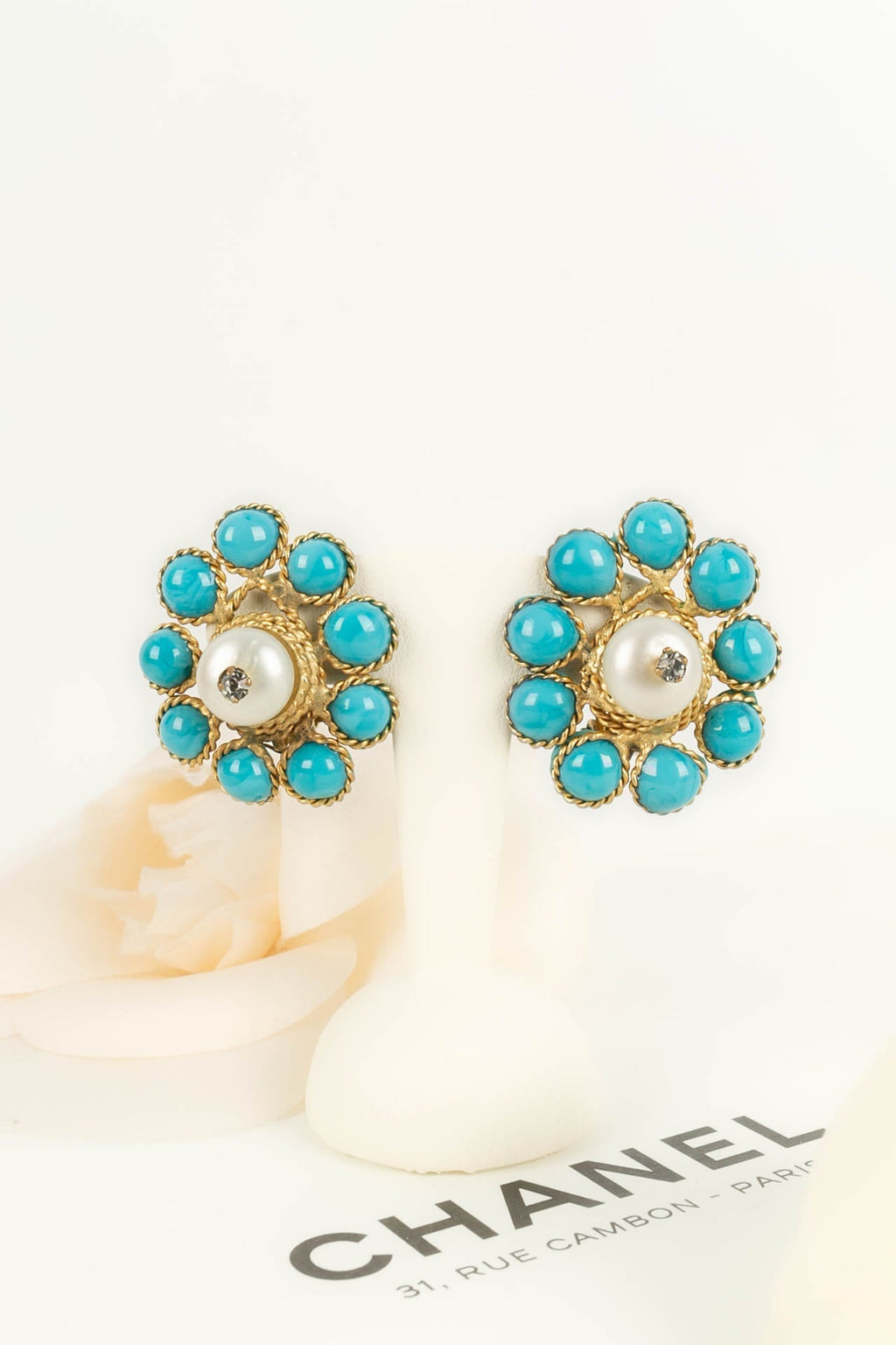 Boucles d'oreilles Gripoix ancien
