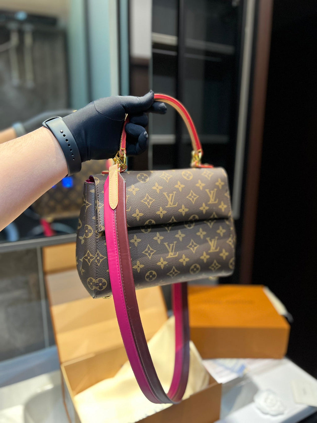 EN - Luxury Bags LUV 738
