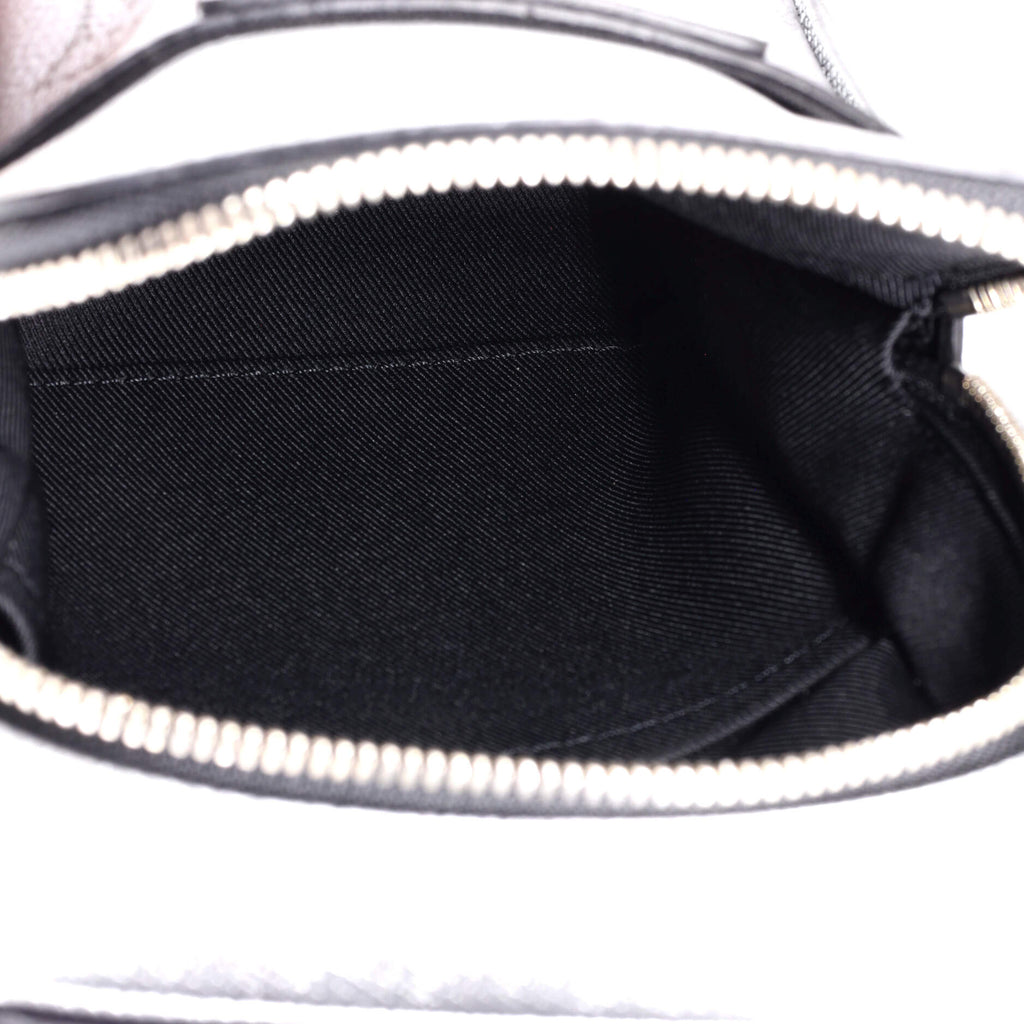 Louis Vuitton Outdoor Slingbag Monogram Taigarama