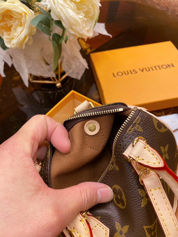 LOV2 Bags - Luxurious Bags  2658