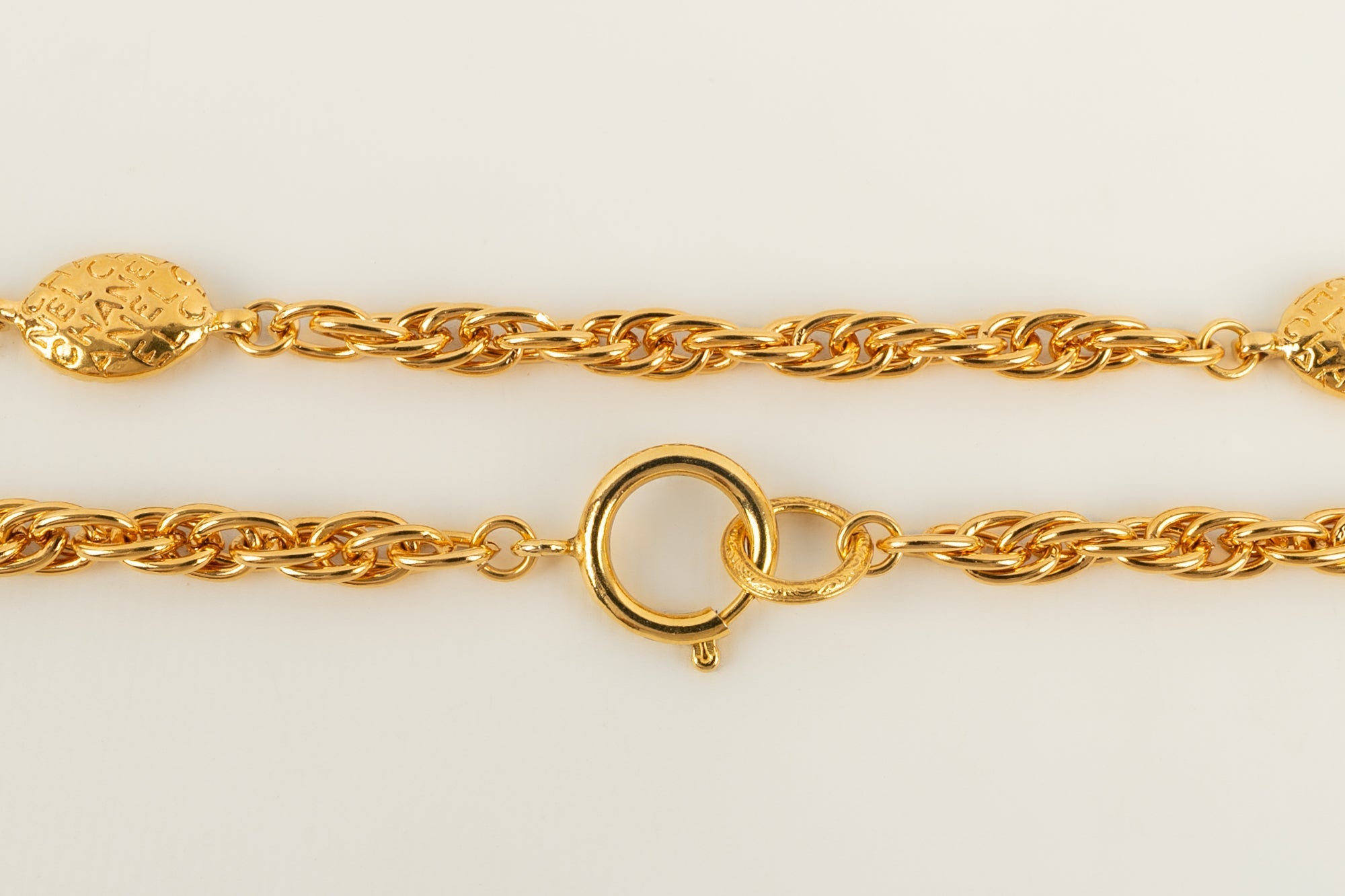 Collier / sautoir en mÃƒÆ’Ã‚Â©tal dorÃƒÆ’Ã‚Â© Chanel