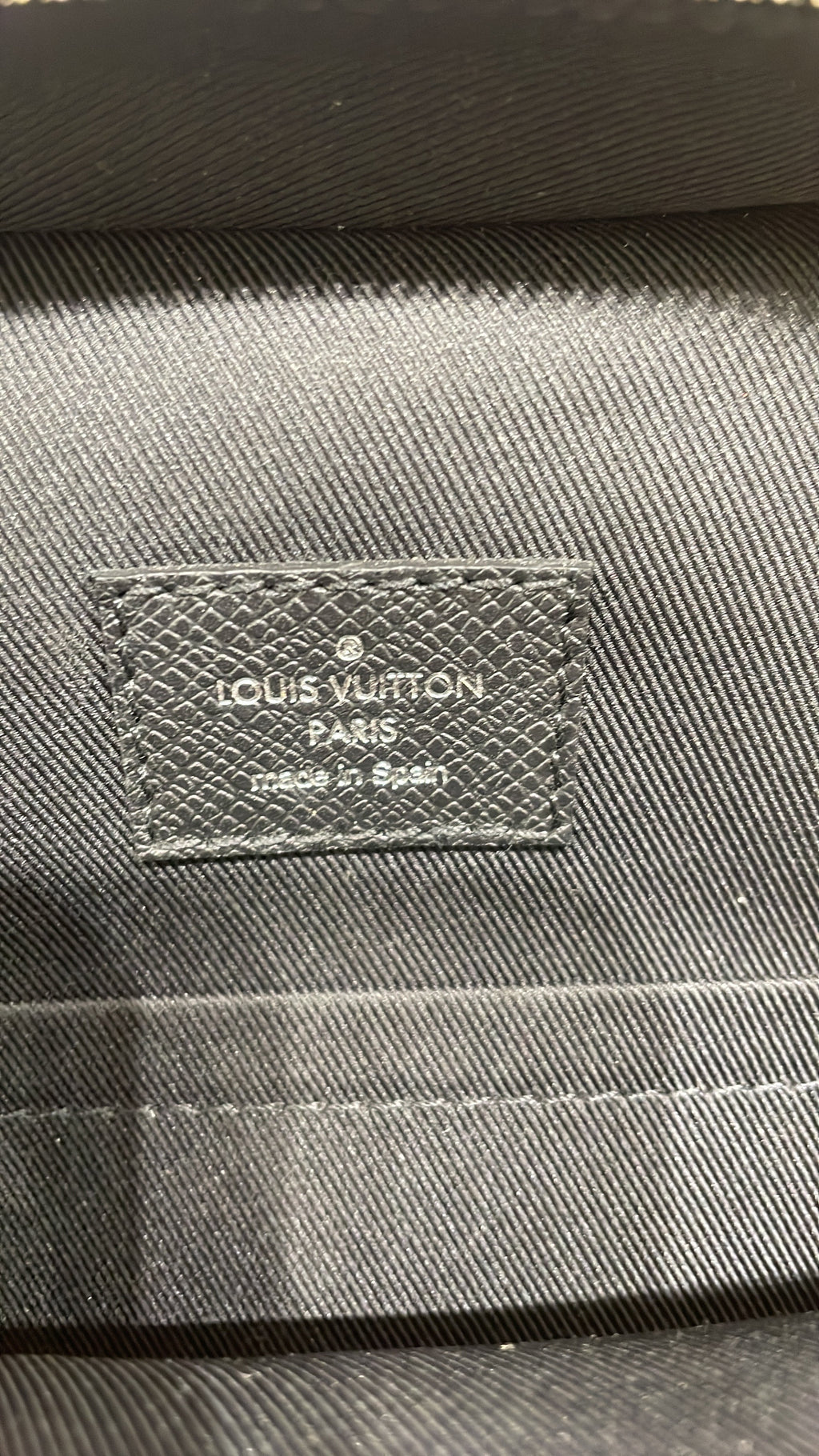 Louis Vuitton Outdoor Slingbag Monogram Taigarama