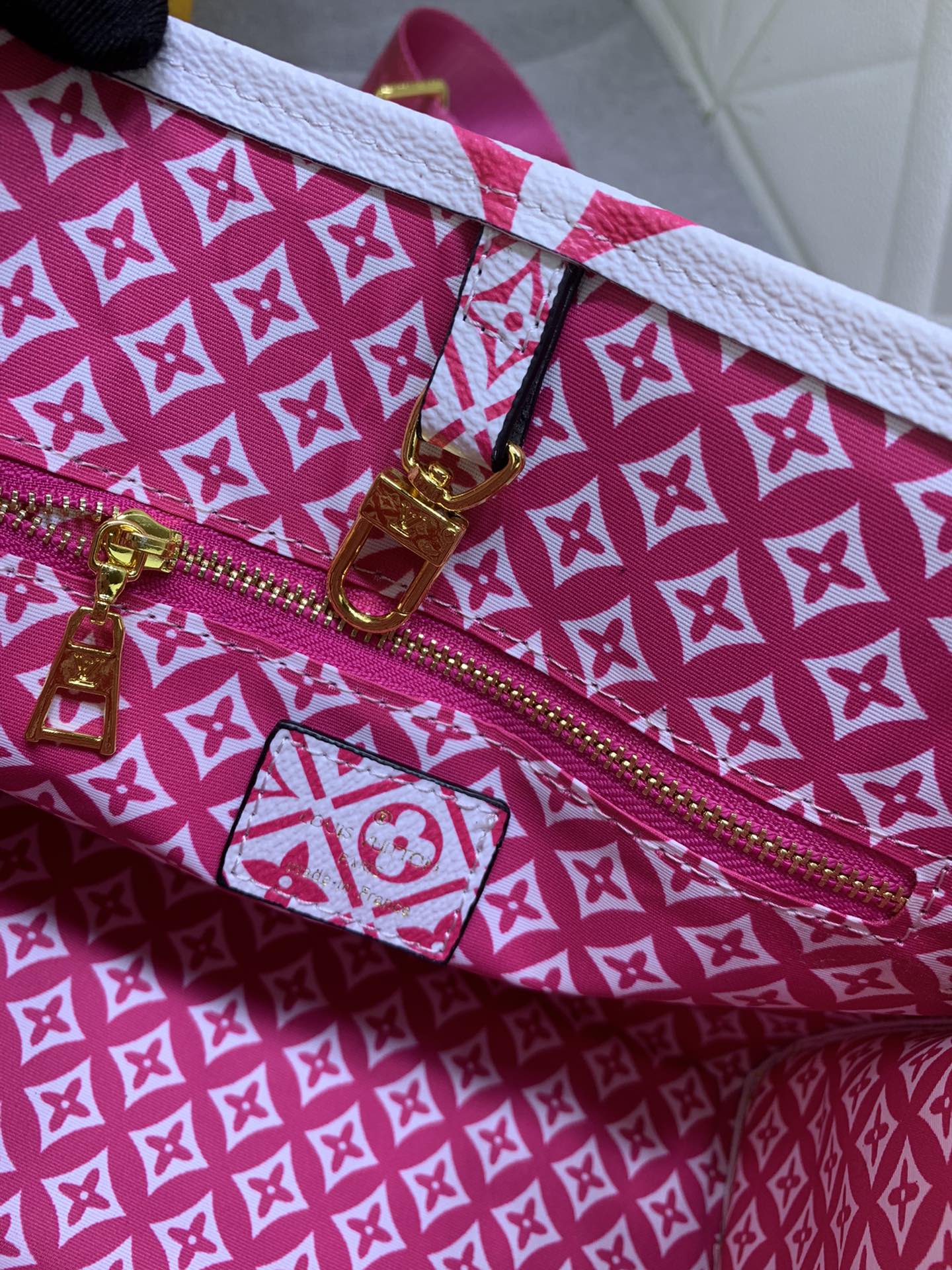EN - Luxury Bags LUV 818