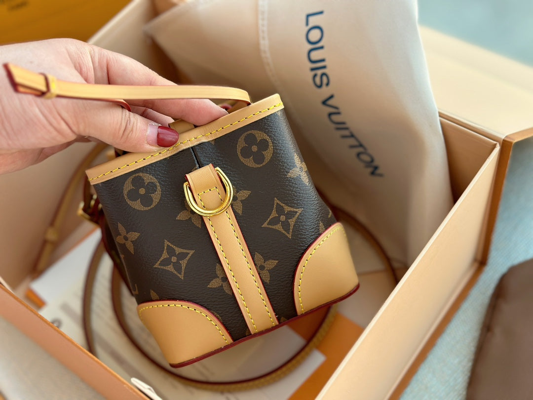 EN - Luxury Bags LUV 727