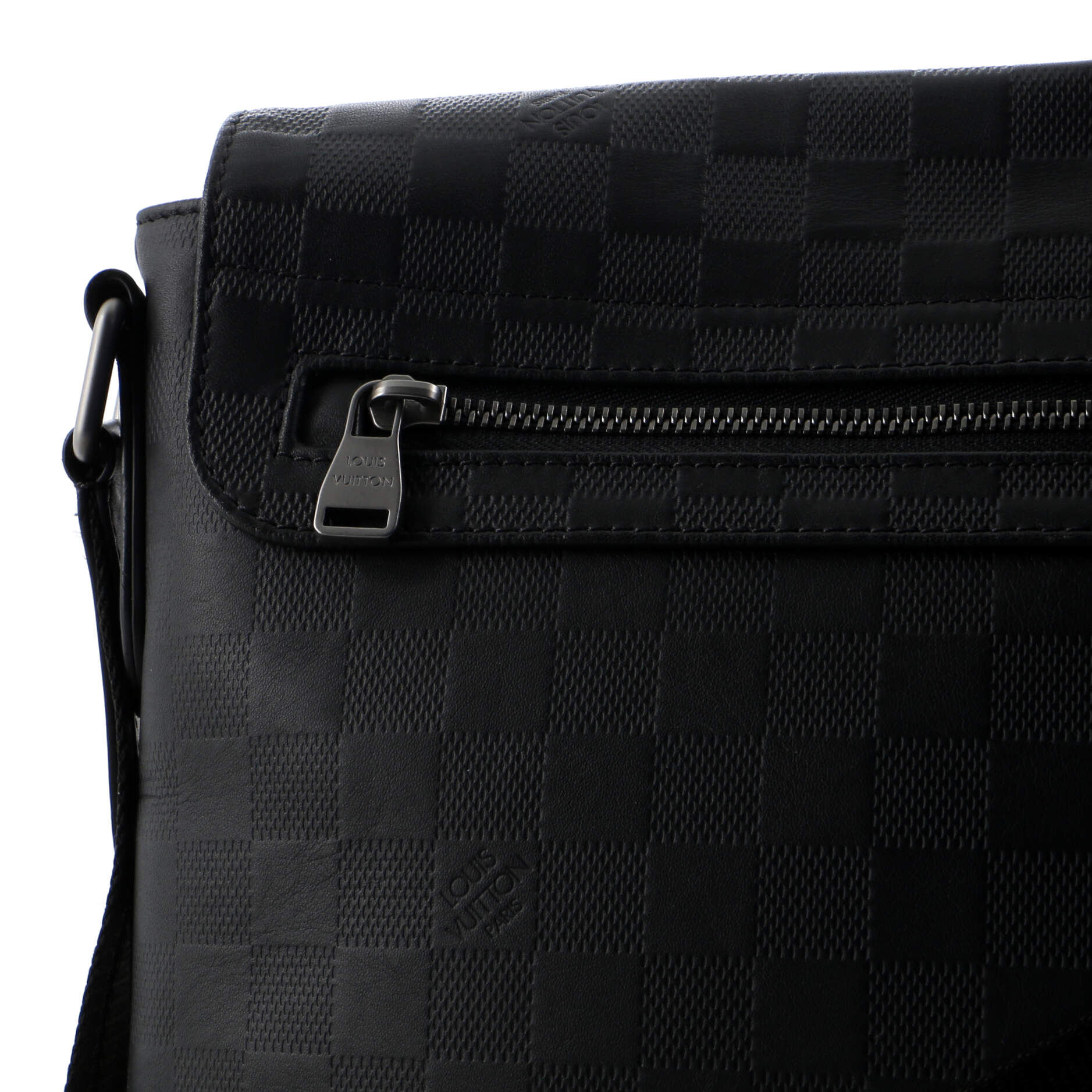 Louis Vuitton District Messenger Bag Damier Infini Leather PM