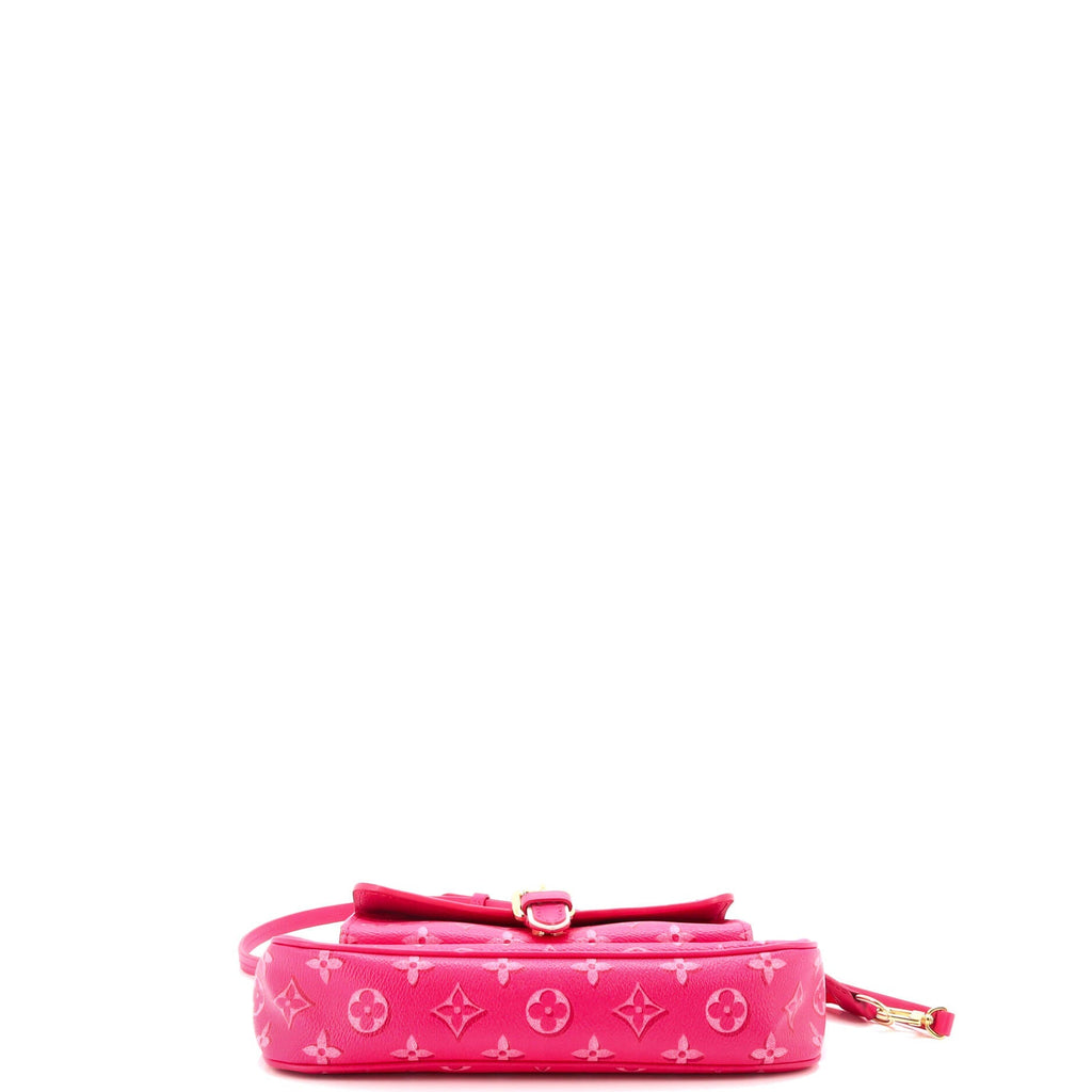 Louis Vuitton Maxi Multi Pochette Accessoires Fall for You Monogram Canvas
