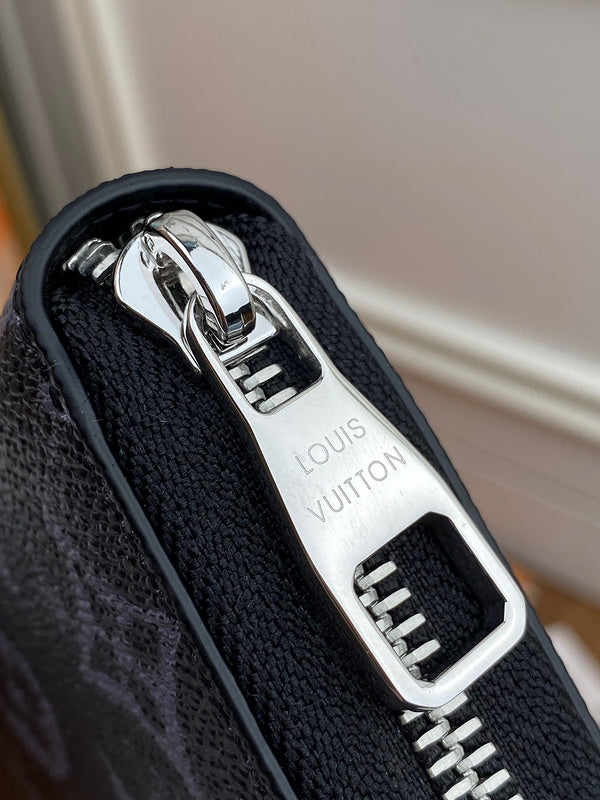 LOV2 Bags - Luxurious Bags  2368