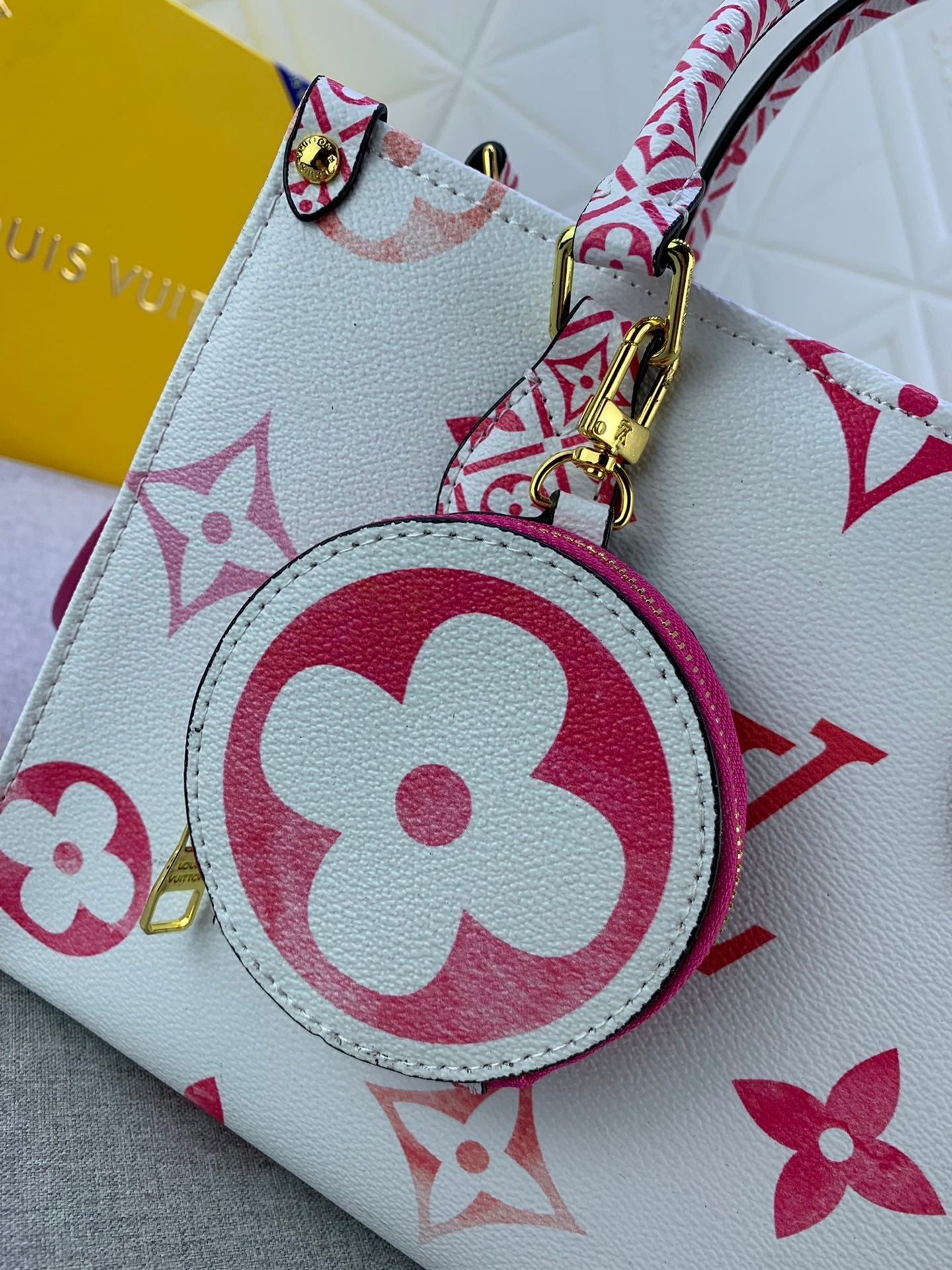 EN - Luxury Bags LUV 818