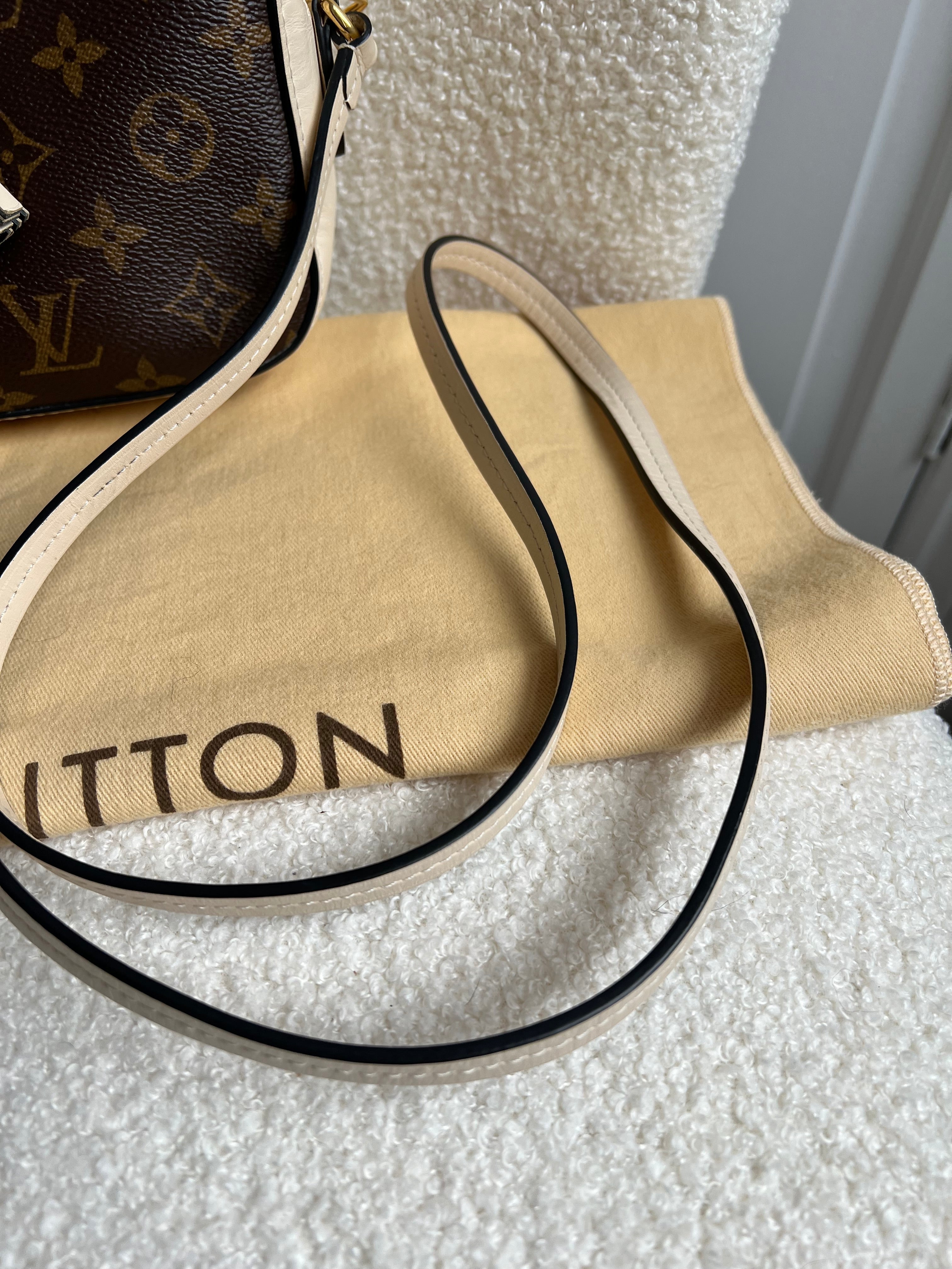 Louis Vuitton Saintonge Monogram Cream