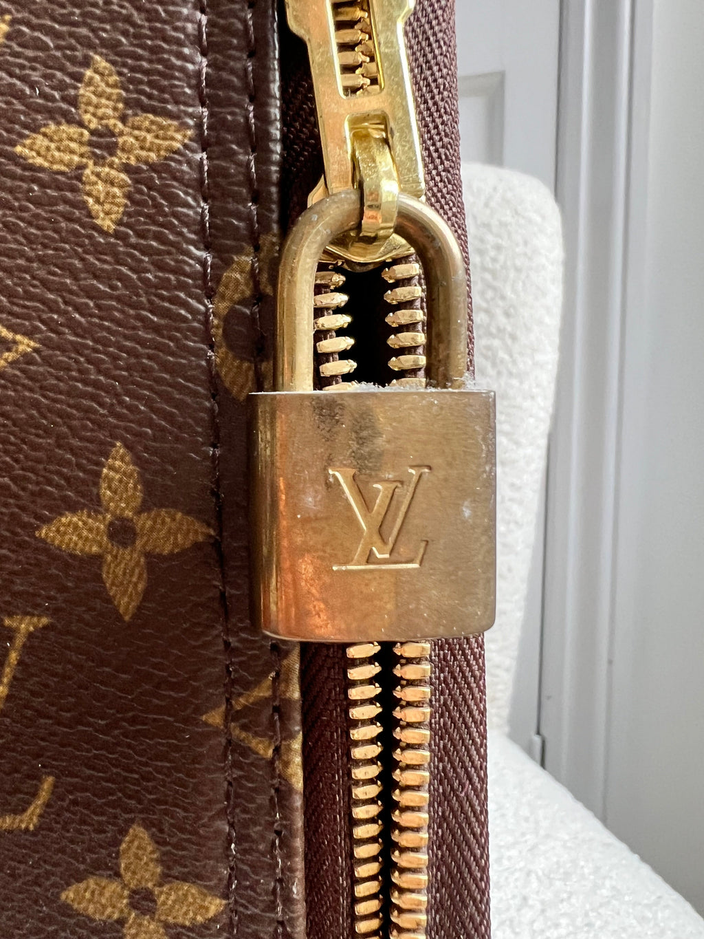 Louis Vuitton Pegase 55 Suitcase Monogram (RRP £2,250)