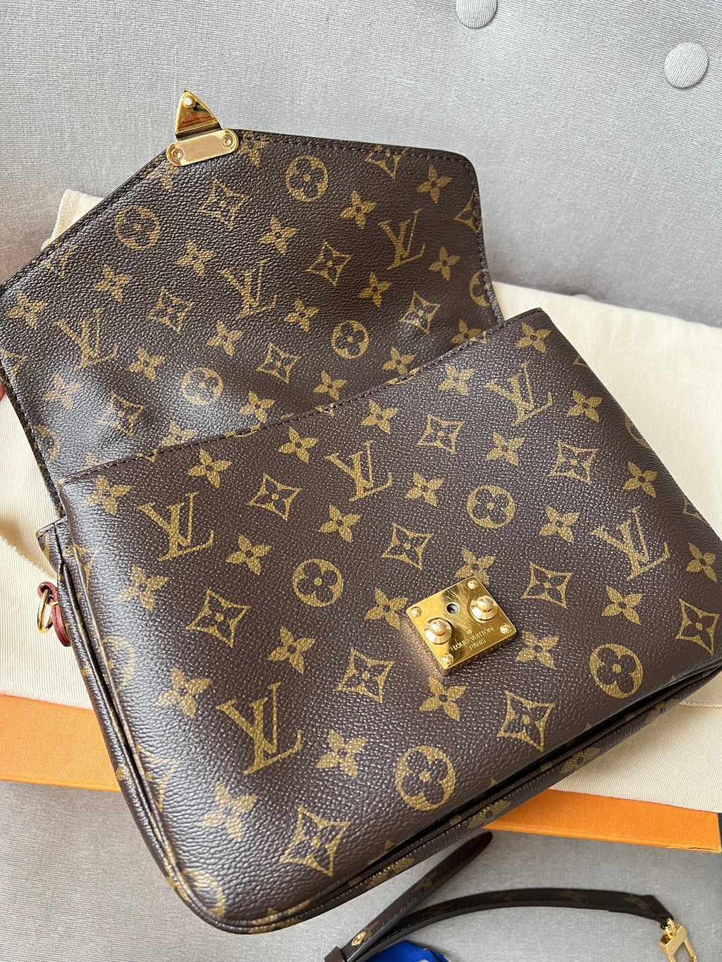 Louis Vuitton Pochette Metis Monogram (RRP £1,970)