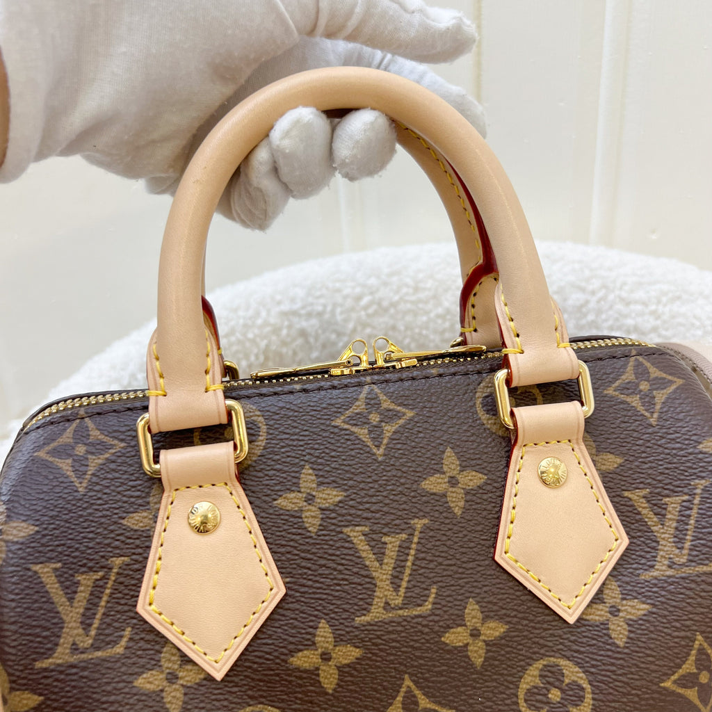 LV Speedy Bandouliere 20 in Monogram Canvas and Adjustable Beige Patterned Strap