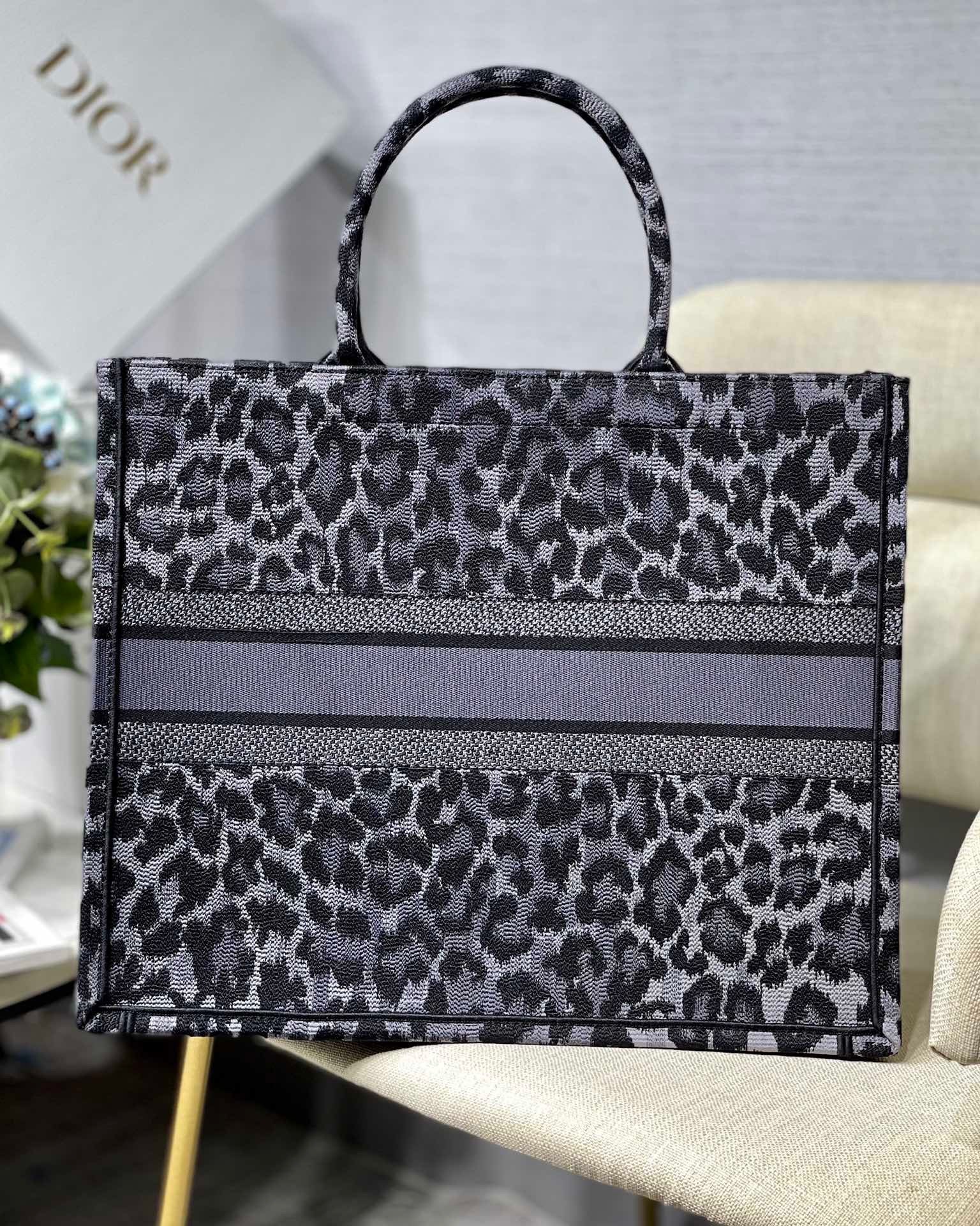 GLAMI Large Book Tote Gray Multicolor , For Women, WomenÃ¢â‚¬â„¢s Handbags 16.5in/42cm CD M1286ZRGLAMI_M842