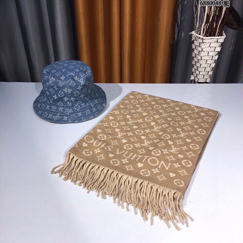 EN - Luxury LUV  Scarf 032