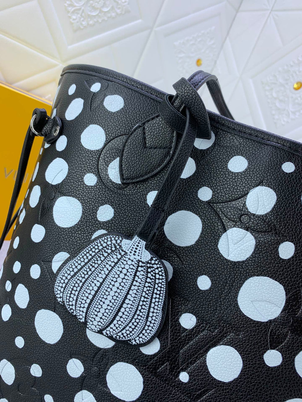 EN - New Bag LUV 653