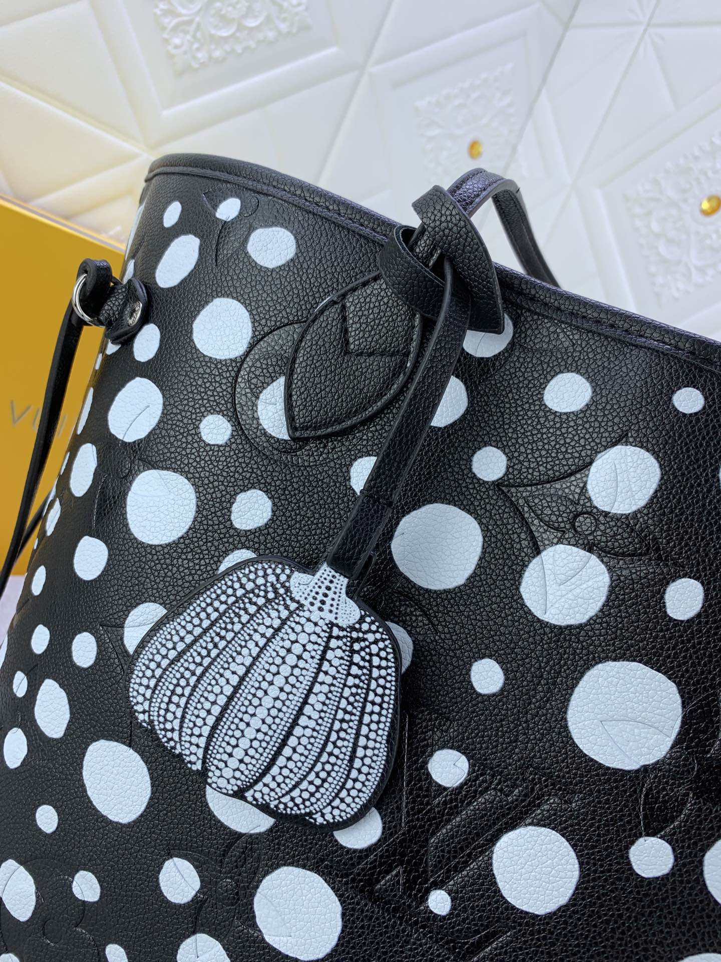 EN - New Bag LUV 653