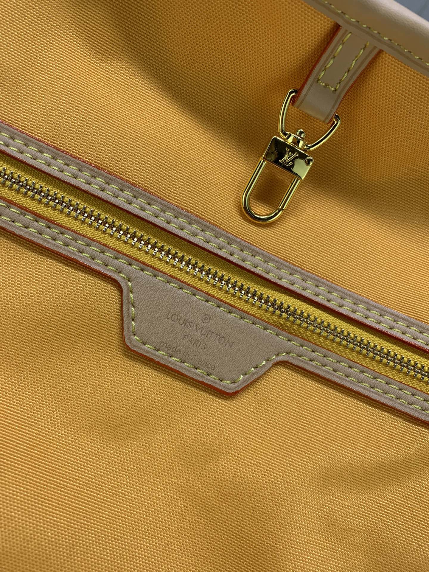 EN - Luxury Bags LUV 877