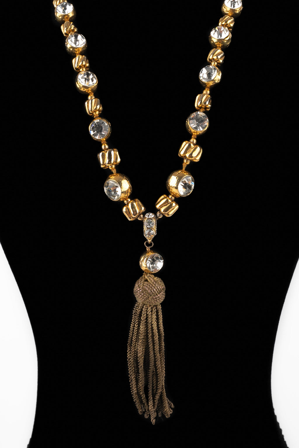 Collier pompon Chanel