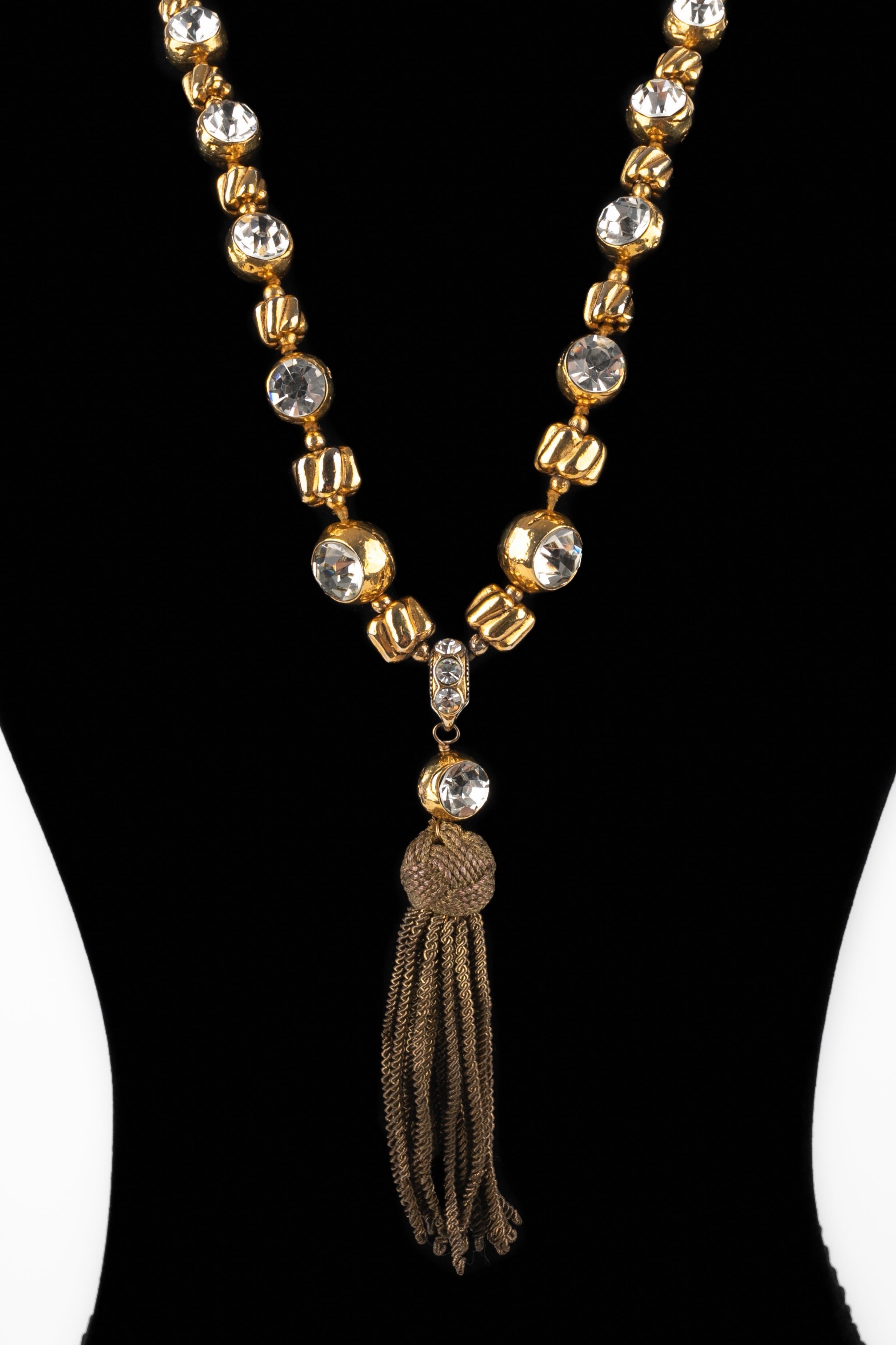 Collier pompon Chanel