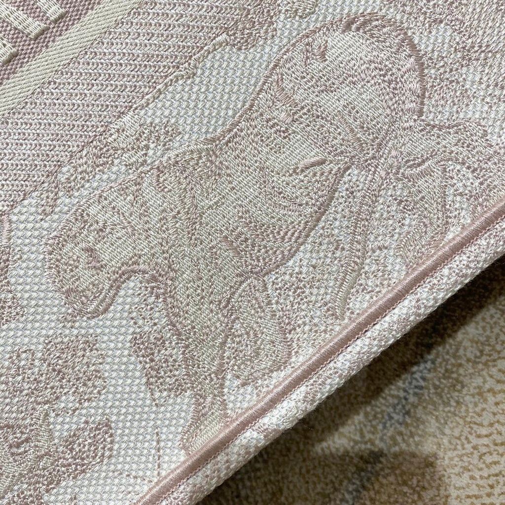 GLAMI MeGLAMIum Book Tote Pink Toile de Jouy Reverse Embroidery, Light Pink, For Women WomenÃ¢â‚¬â„¢s Handbags, 36cm CD