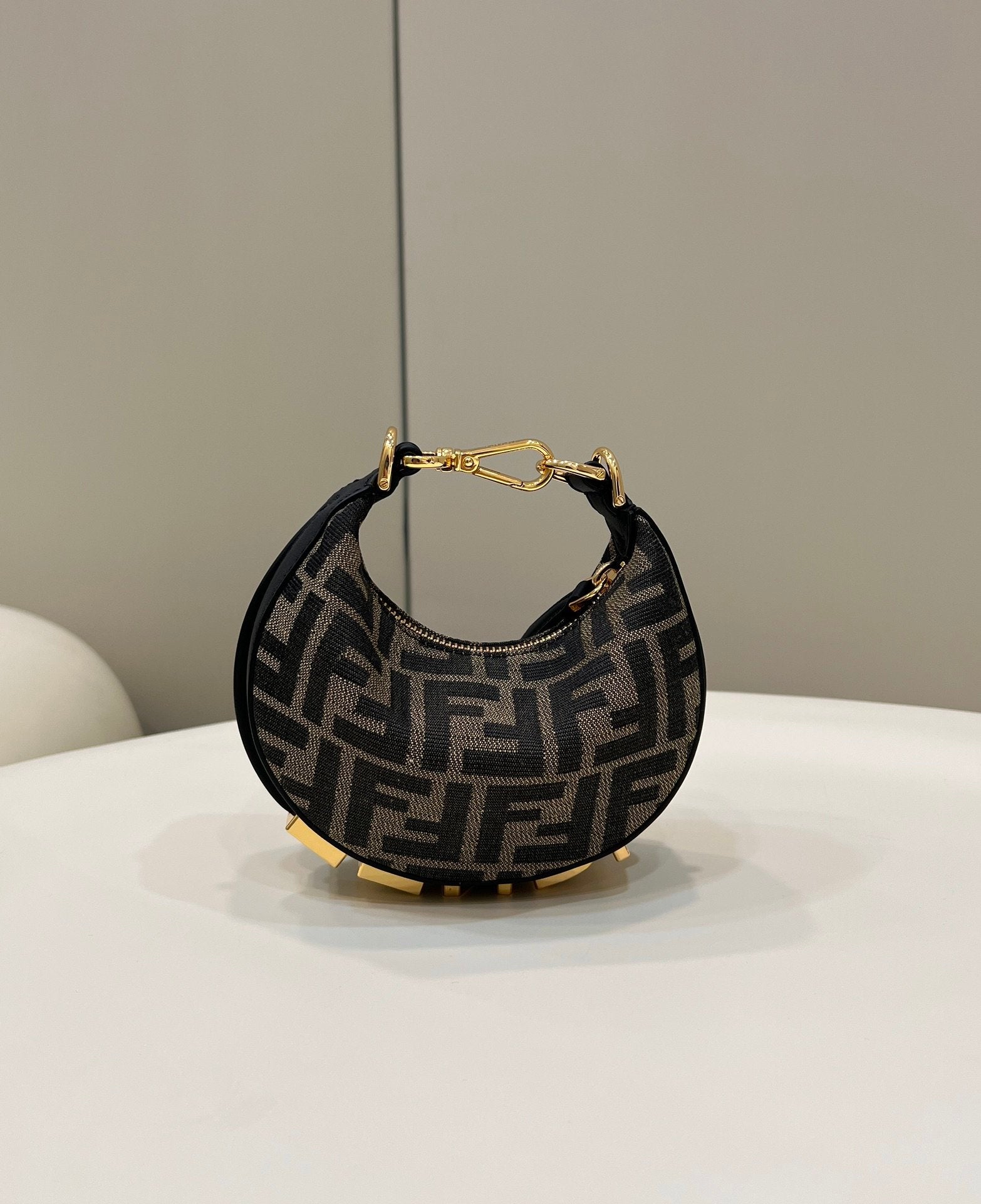 FI Nano FIgraphy Brown For Women, Handbags 6.7in/17cm FF 7AS089