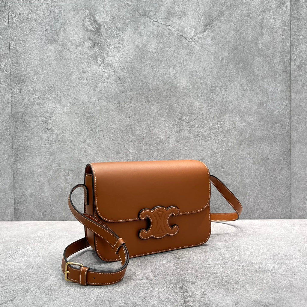 GLAMI Classique Cuir Triomphe Bag Tan For Women 9in/22cm 199223BFN.04LU