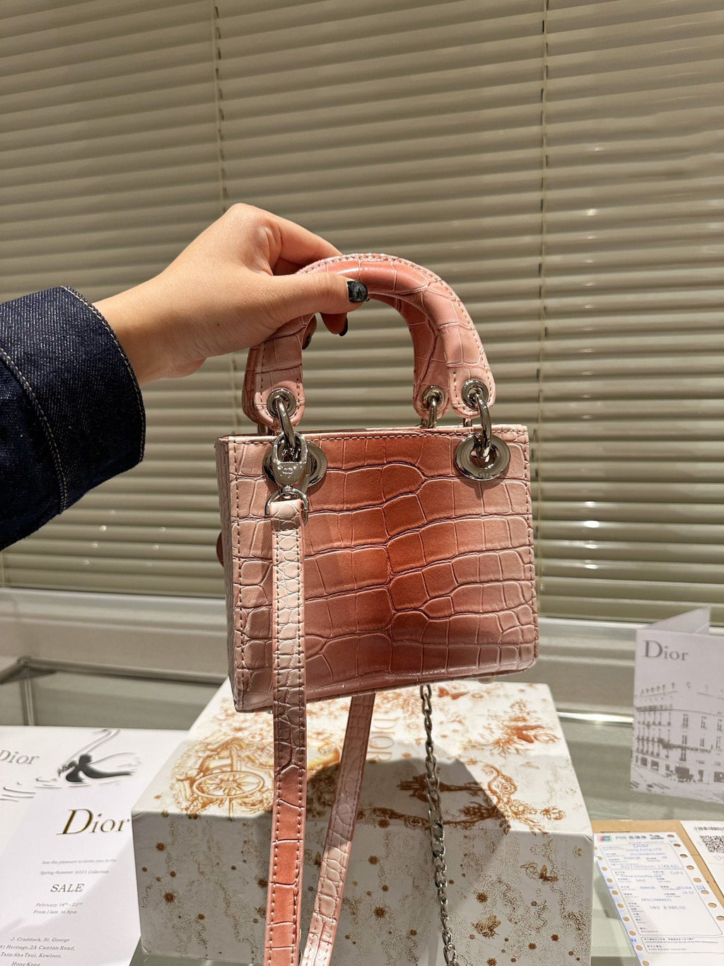 EN - Luxury Bags DIR 370
