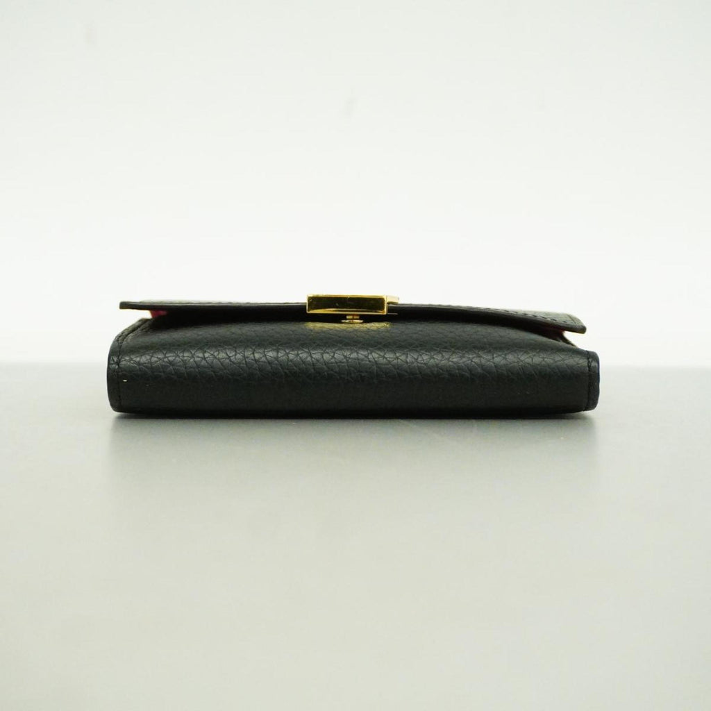 Louis Vuitton Capucines  Leather Wallet  ()