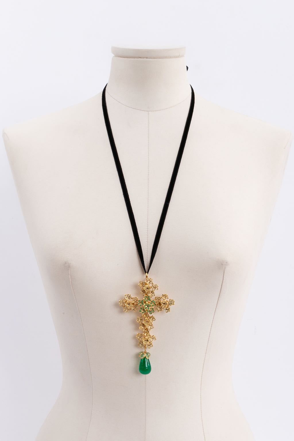 Collier croix Augustine